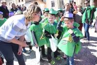 Monistrol-sur-Loire : un Carnaval déjanté et coloré dans les rues (vidéo)