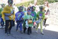 Monistrol-sur-Loire : un Carnaval déjanté et coloré dans les rues (vidéo)