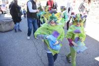 Monistrol-sur-Loire : un Carnaval déjanté et coloré dans les rues (vidéo)