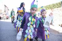 Monistrol-sur-Loire : un Carnaval déjanté et coloré dans les rues (vidéo)