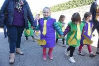 Monistrol-sur-Loire : un Carnaval déjanté et coloré dans les rues (vidéo)