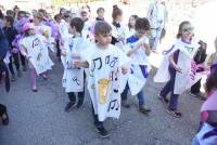 Monistrol-sur-Loire : un Carnaval déjanté et coloré dans les rues (vidéo)