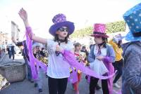 Monistrol-sur-Loire : un Carnaval déjanté et coloré dans les rues (vidéo)