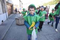 Monistrol-sur-Loire : un Carnaval déjanté et coloré dans les rues (vidéo)