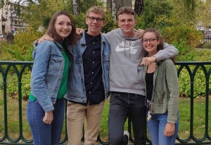 Amélie Chevalier (à droite) avec ses trois camarades