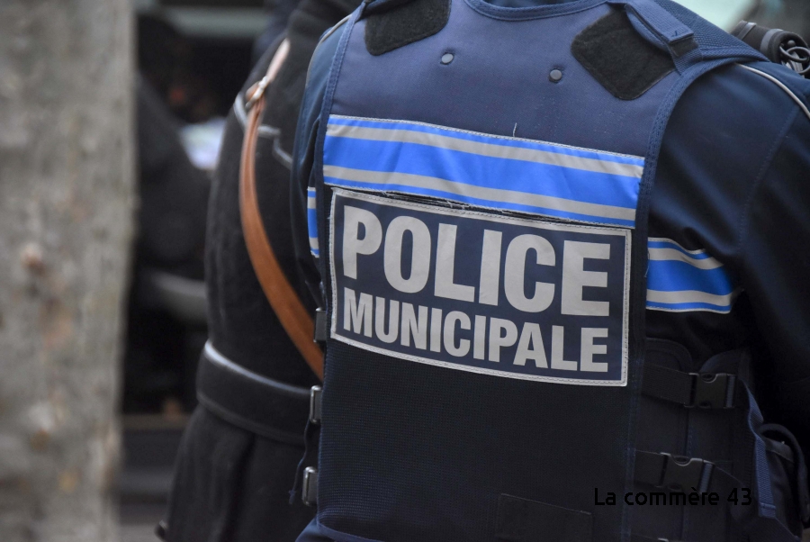 Des Policiers Municipaux Font La Grève Des Pv La Commère 43