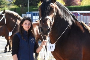 Cindy Issartel avec l&#039;étalon Figaro. Crédit DR