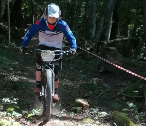 VTT : deux jeunes de l&#039;UCPV sur l&#039;Enduro Kids des Briffes