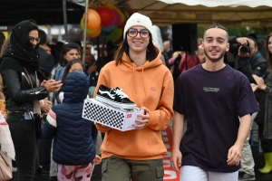 Monistrol-sur-Loire : des sourires malgré la pluie pour la Journée du commerce de proximité