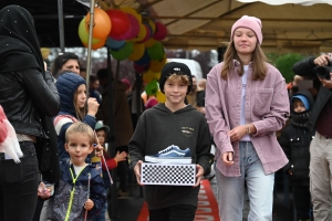 Monistrol-sur-Loire : des sourires malgré la pluie pour la Journée du commerce de proximité