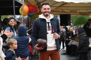 Monistrol-sur-Loire : des sourires malgré la pluie pour la Journée du commerce de proximité