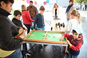 Monistrol-sur-Loire : des sourires malgré la pluie pour la Journée du commerce de proximité