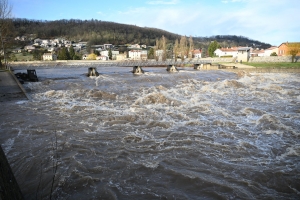 Les rivières en crue, des pêcheurs secourus à Bas-en-Basset : le point sur la situation (vidéo)