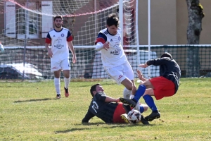 Foot, CHL : Velay FC évite le piège à Montfaucon-Montregard