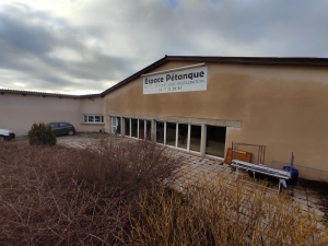 A Marlhes, il ouvre un pétanquodrome, bar et restaurant