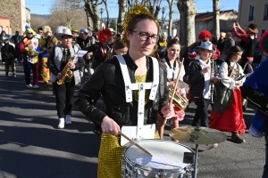 Le Carnaval des enfants met de la couleur à Bas-en-Basset