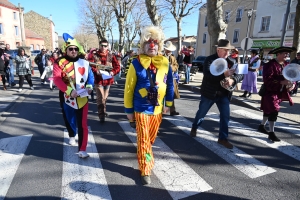 Le Carnaval des enfants met de la couleur à Bas-en-Basset