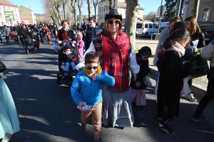 Le Carnaval des enfants met de la couleur à Bas-en-Basset