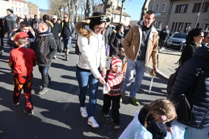 Le Carnaval des enfants met de la couleur à Bas-en-Basset