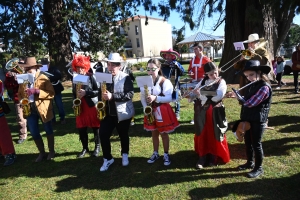 Le Carnaval des enfants met de la couleur à Bas-en-Basset