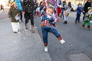 Le Carnaval des enfants met de la couleur à Bas-en-Basset