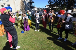 Le Carnaval des enfants met de la couleur à Bas-en-Basset