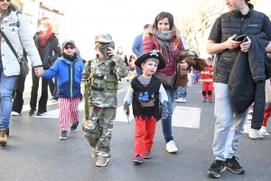 Le Carnaval des enfants met de la couleur à Bas-en-Basset