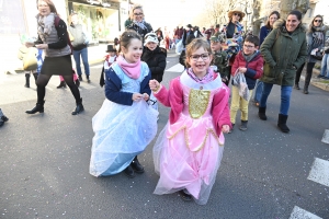 Le Carnaval des enfants met de la couleur à Bas-en-Basset