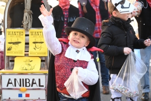 Le Carnaval des enfants met de la couleur à Bas-en-Basset