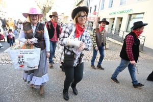 Le Carnaval des enfants met de la couleur à Bas-en-Basset