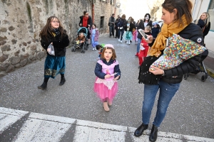 Le Carnaval des enfants met de la couleur à Bas-en-Basset