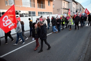 Réforme des retraites : une &quot;retraite&quot; aux flambeaux à Monistrol-sur-Loire (vidéo)