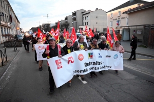 Réforme des retraites : une &quot;retraite&quot; aux flambeaux à Monistrol-sur-Loire (vidéo)