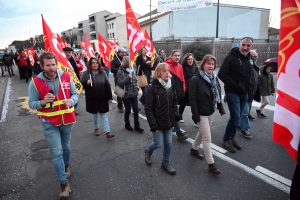 Réforme des retraites : une &quot;retraite&quot; aux flambeaux à Monistrol-sur-Loire (vidéo)