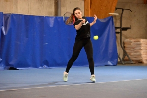 Tennis : Damien Bayard et Chloé Treyve s’imposent à l’Open indoor d’Aurec