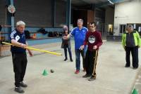 Dunières : une initiation aux boules lyonnaises en sport adapté