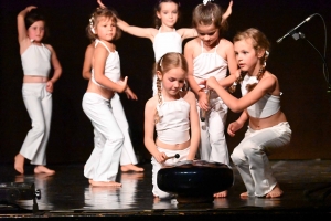 Yssingeaux : une malle aux souvenirs bien garnie à l&#039;association de danse