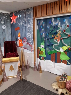 Retournac : l&#039;école de &quot;Charrées&quot; reconstitue la maison du Père Noël