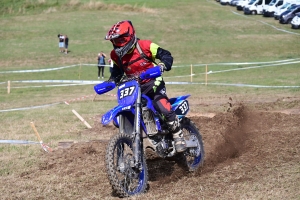 220 pilotes sur l&#039;endurance moto à Sauvessanges