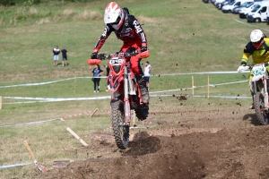 220 pilotes sur l&#039;endurance moto à Sauvessanges