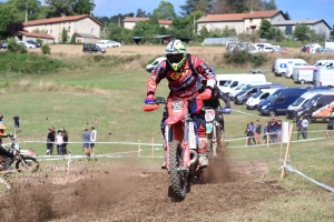 220 pilotes sur l&#039;endurance moto à Sauvessanges