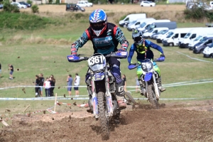 220 pilotes sur l&#039;endurance moto à Sauvessanges