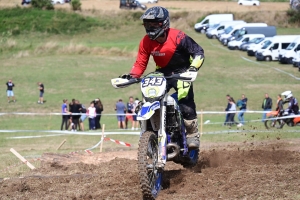 220 pilotes sur l&#039;endurance moto à Sauvessanges