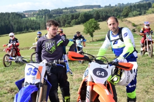 220 pilotes sur l&#039;endurance moto à Sauvessanges