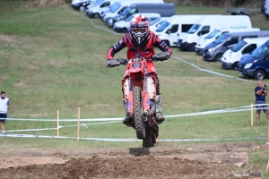 220 pilotes sur l&#039;endurance moto à Sauvessanges