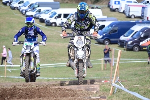 220 pilotes sur l&#039;endurance moto à Sauvessanges