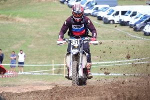 220 pilotes sur l&#039;endurance moto à Sauvessanges