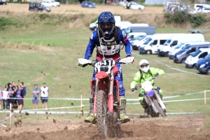 220 pilotes sur l&#039;endurance moto à Sauvessanges