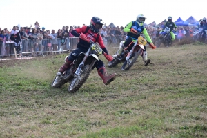 220 pilotes sur l&#039;endurance moto à Sauvessanges