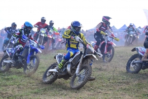 220 pilotes sur l&#039;endurance moto à Sauvessanges